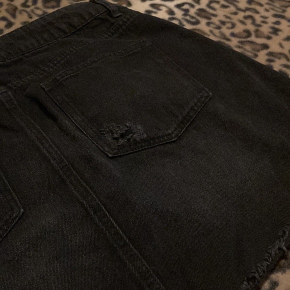 2 for $25 Chelsea & Violet Black Denim Skirt Women’s Size L Blk Denim Mini Skirt - Picture 8 of 11